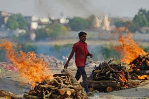 funeral pyres India